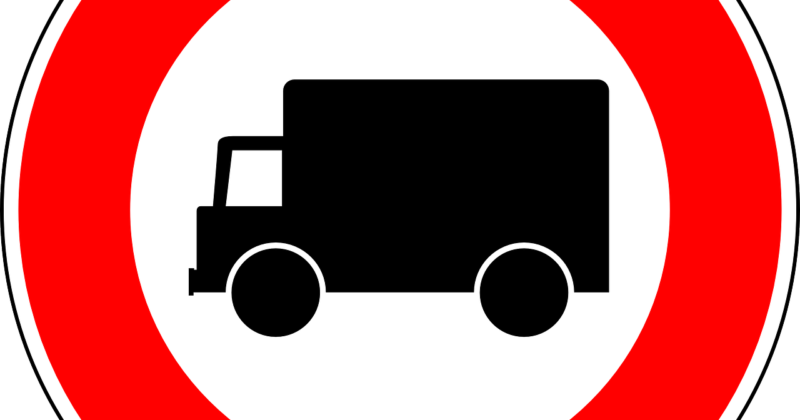 Штраф за движение грузовым запрещено